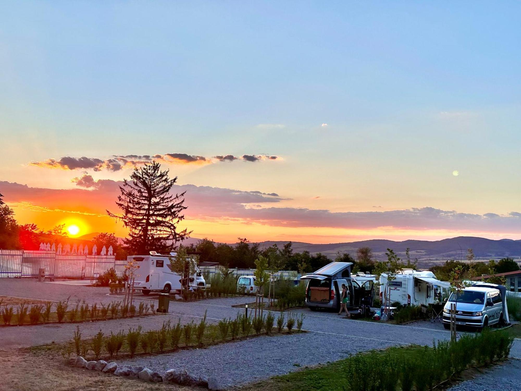 7 Lakes Camping Sapareva Banya Eksteriør billede